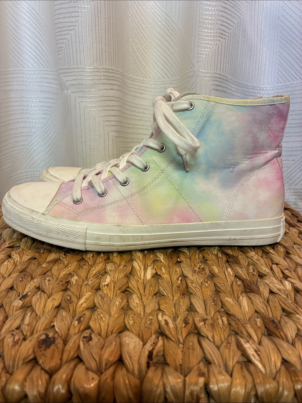 American Eagle Outfitters Pastel Tie-Dye High-Top Sneakers - Multicolor